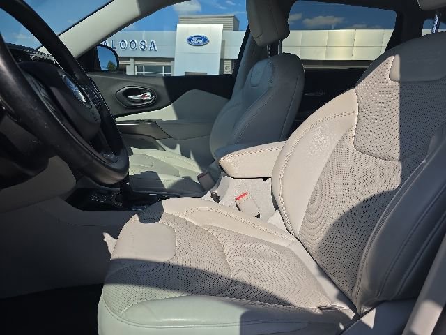 Used 2019 Jeep Cherokee Limited FWD image 9