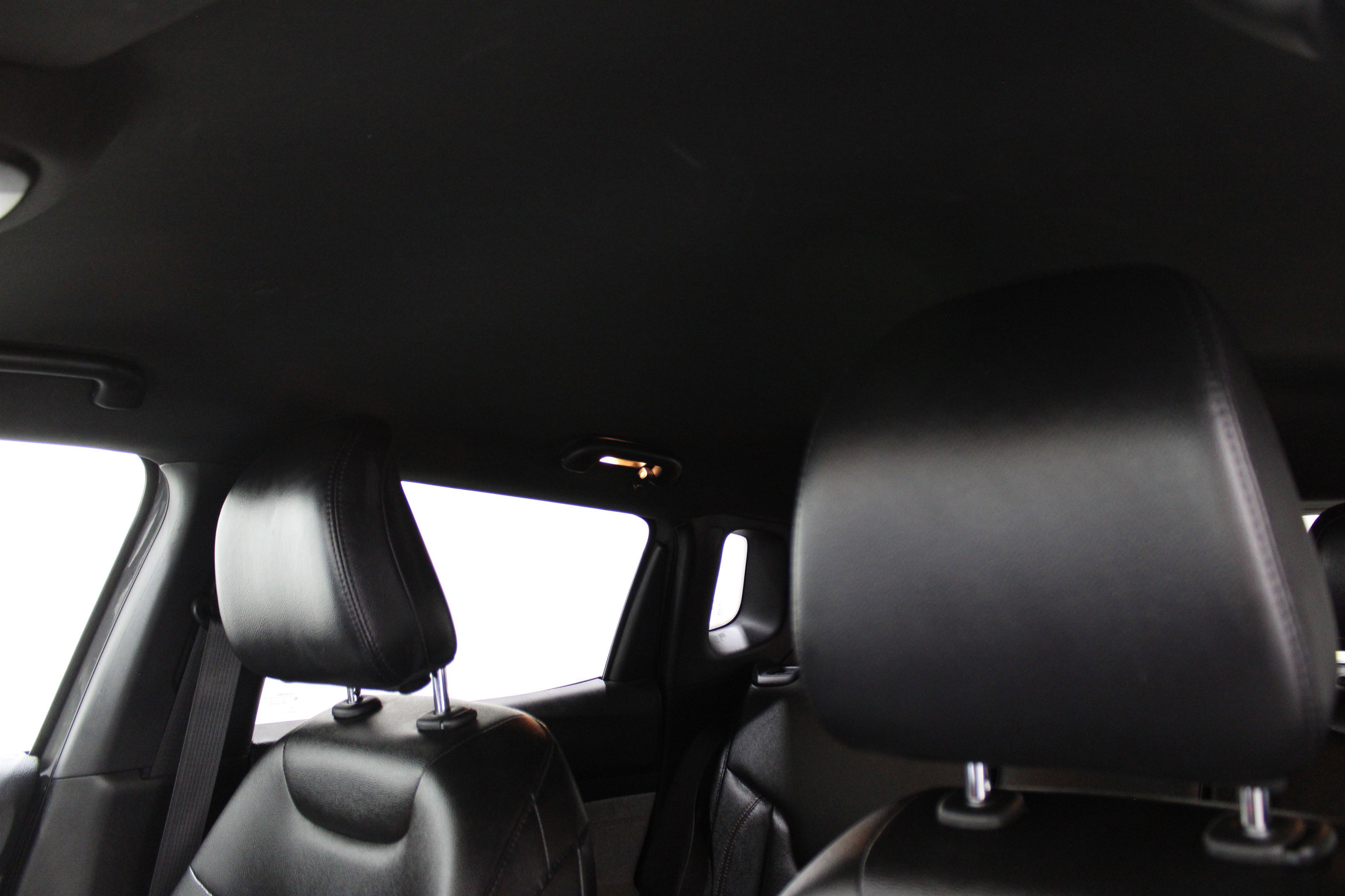 Used 2024 Jeep Compass Latitude image 28