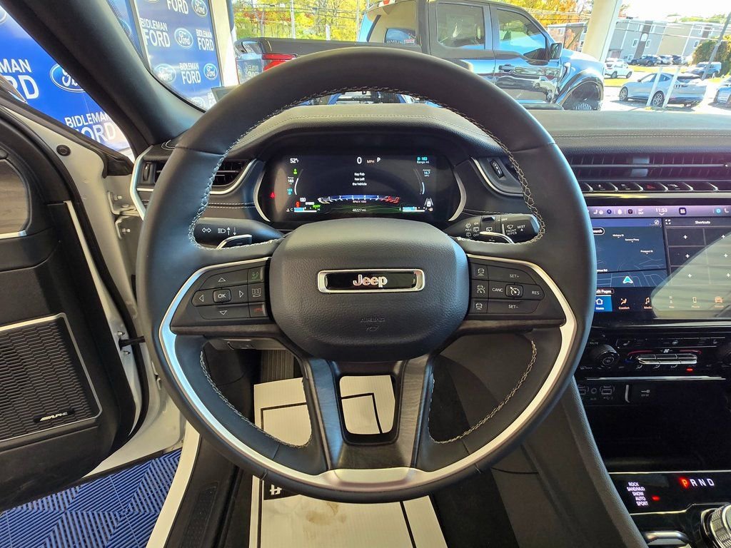 Used 2024 Jeep Grand Cherokee Limited 4xe image 14