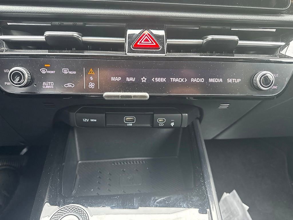 Used 2024 Kia Niro Wind FWD image 18