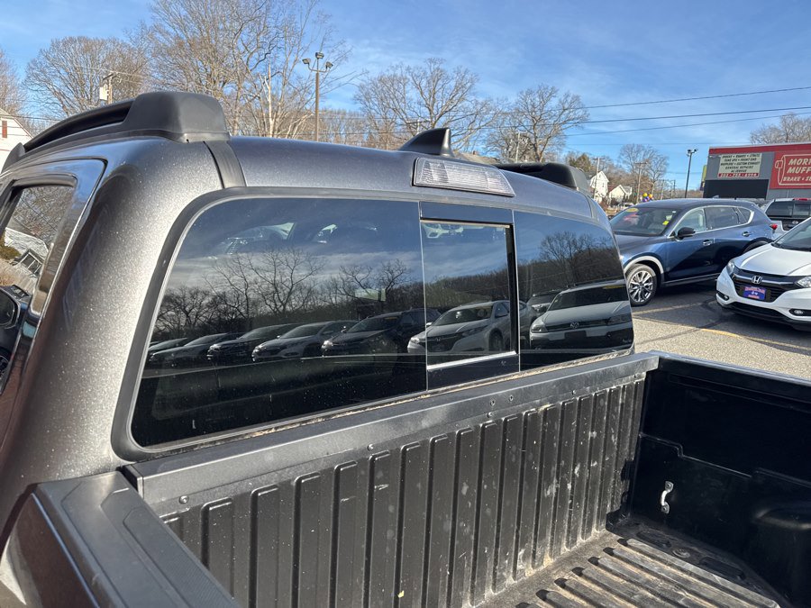 Used 2022 Toyota Tacoma TRD Off-Road image 9