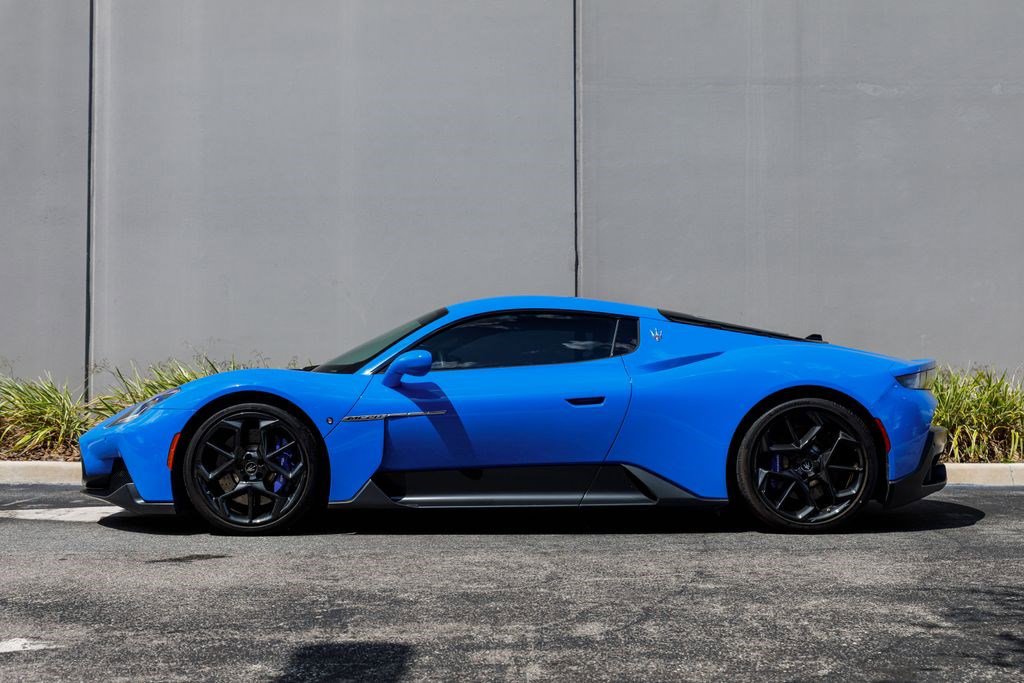 Certified 2022 Maserati MC20 Coupe RWD image 2