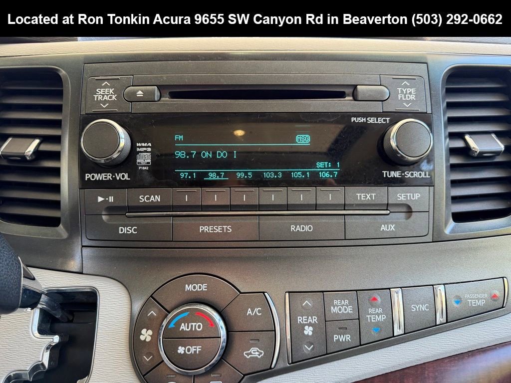 Used 2011 Toyota Sienna XLE image 23