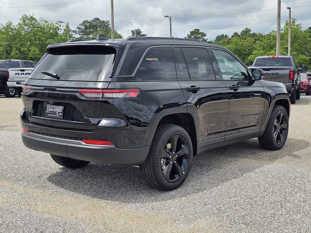 New 2026 Jeep Grand Cherokee Limited w/ Limited Altitude Package RWD image 17