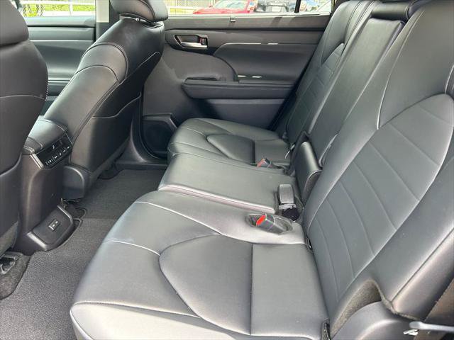 Certified 2026 Toyota Highlander XLE AWD/4WD image 17