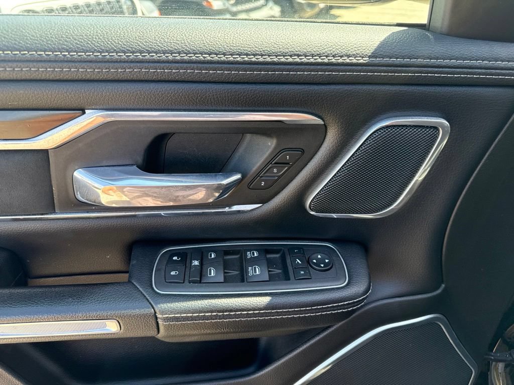 Used 2022 RAM 1500 Laramie AWD/4WD image 12