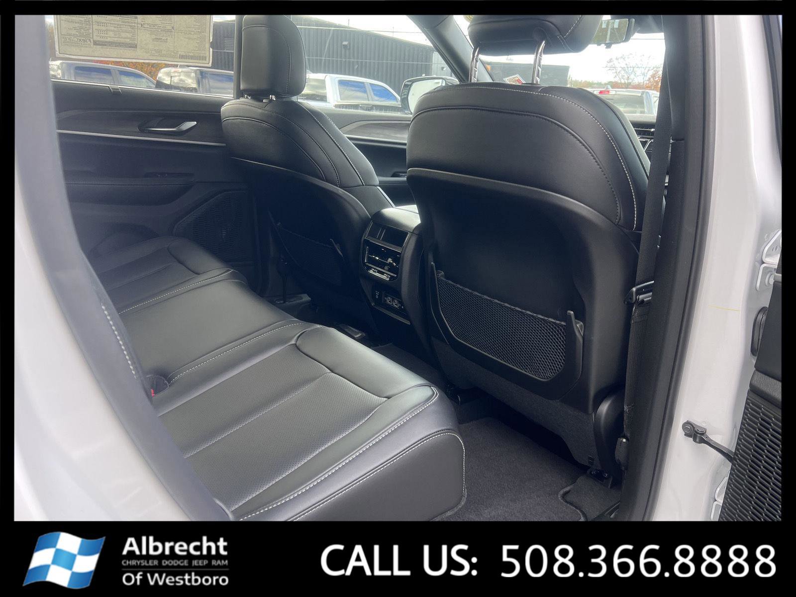 New 2025 Jeep Grand Cherokee Limited w/ Luxury Tech Group II image 12