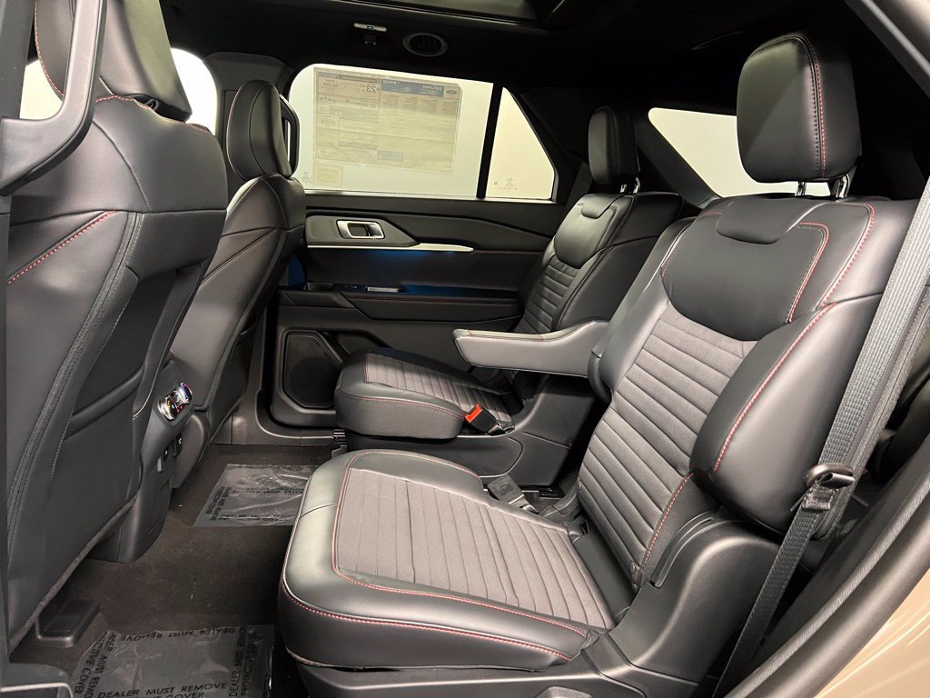 New 2026 Ford Explorer ST-Line w/ ST-Line Street Pack AWD/4WD image 31