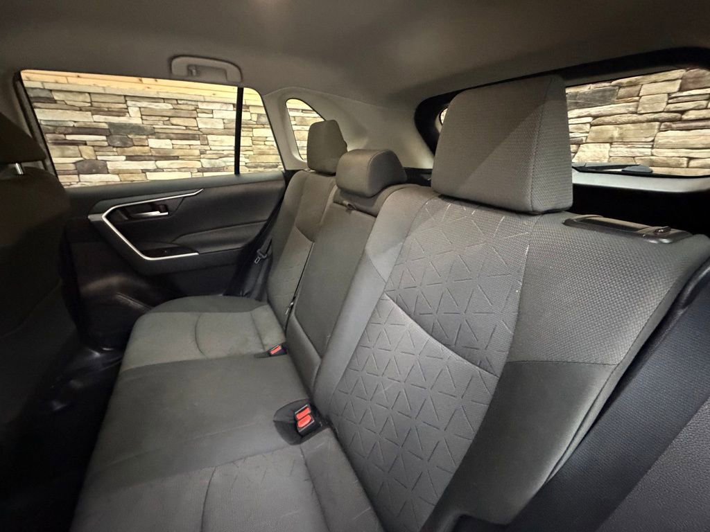 Used 2022 Toyota RAV4 XLE image 28