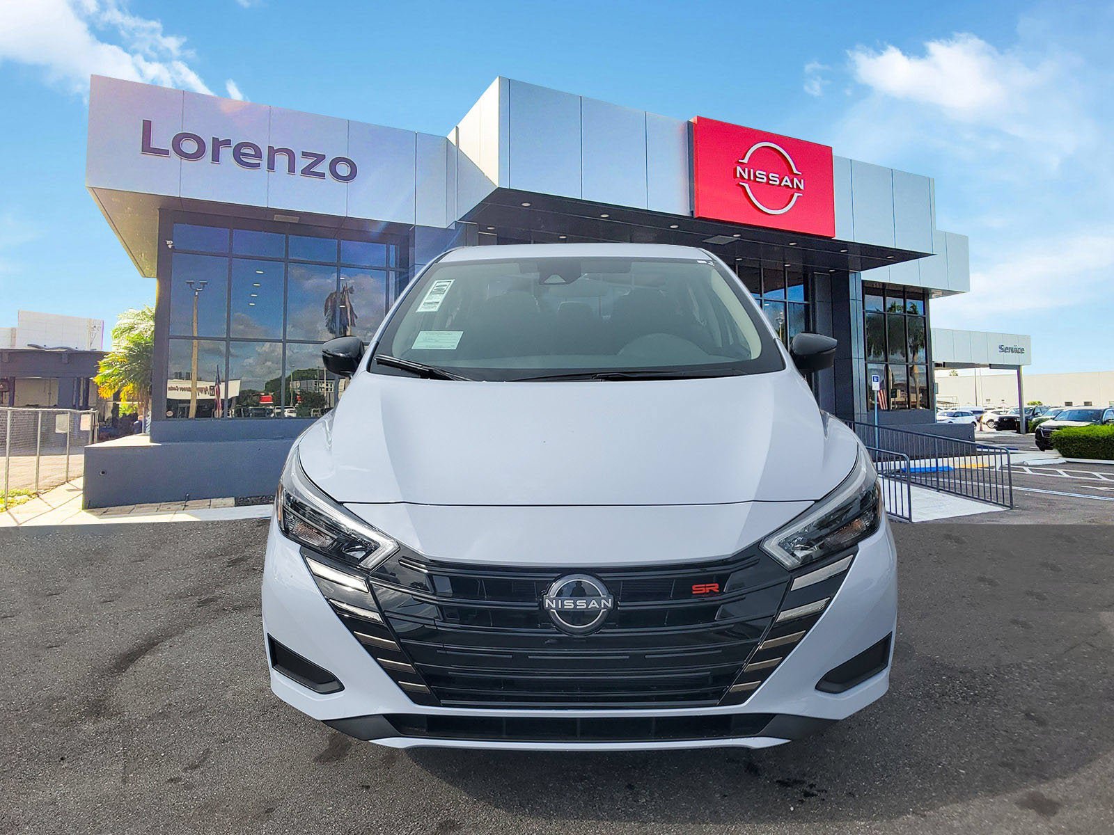 New 2025 Nissan Versa SR w/ Trunk Package FWD image 2