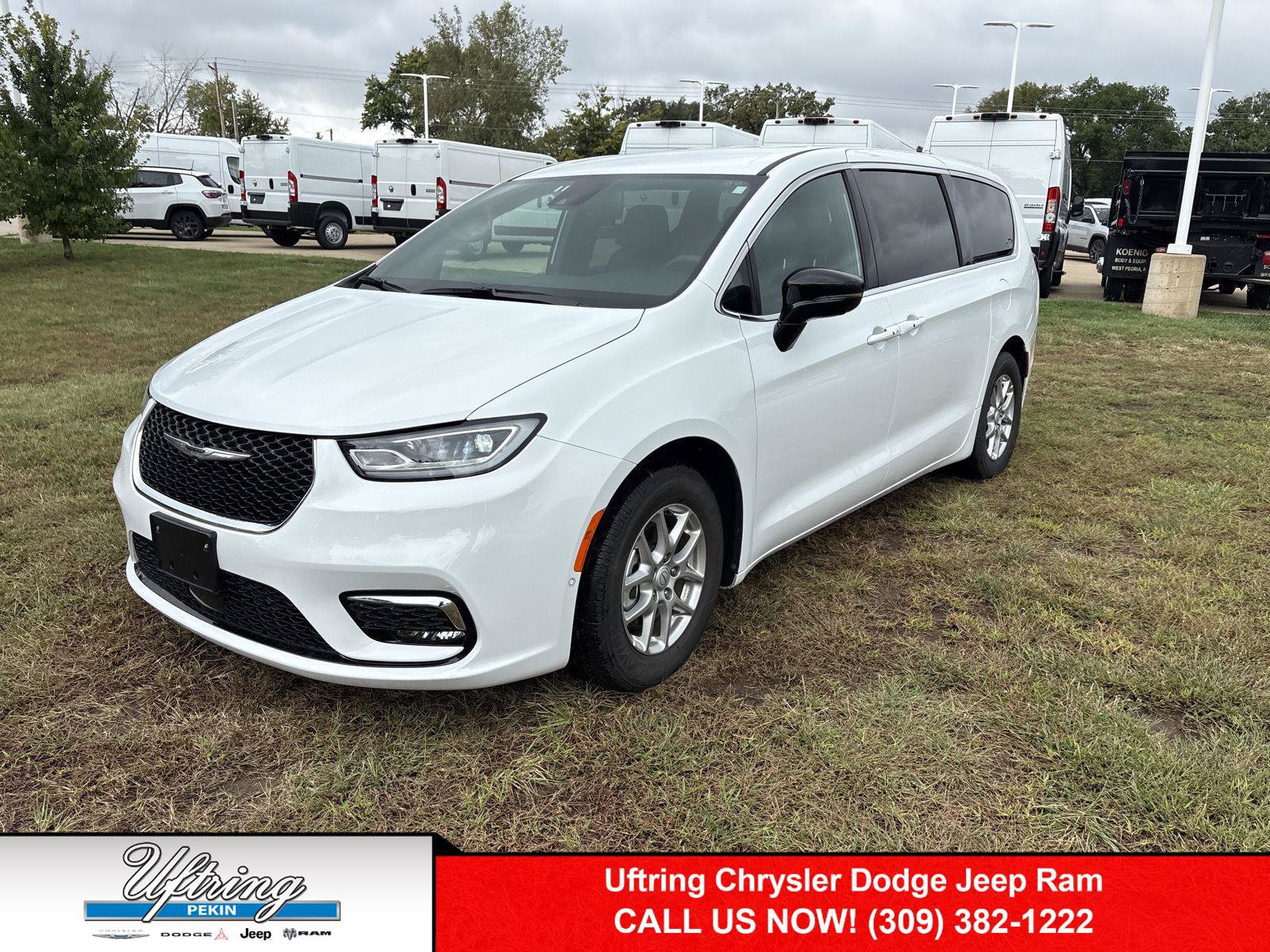 Used 2026 Chrysler Pacifica Select