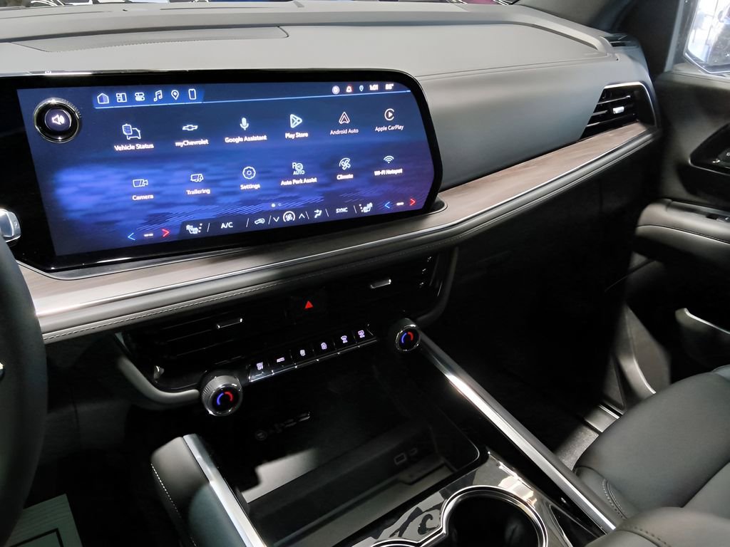 Used 2026 Chevrolet Suburban Z71 w/ Comfort Package image 23