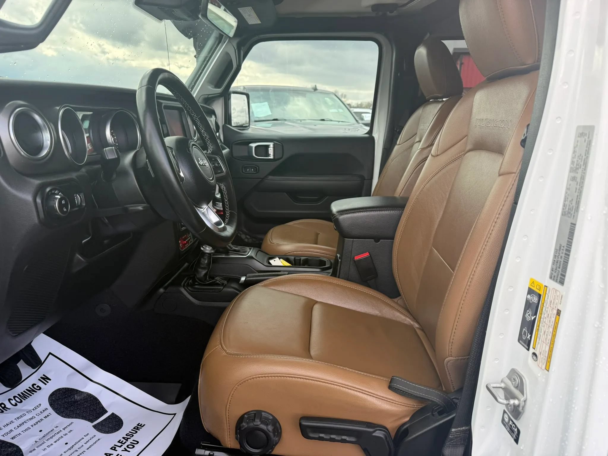 Used 2023 Jeep Gladiator Rubicon w/ LED Lighting Group AWD/4WD image 5
