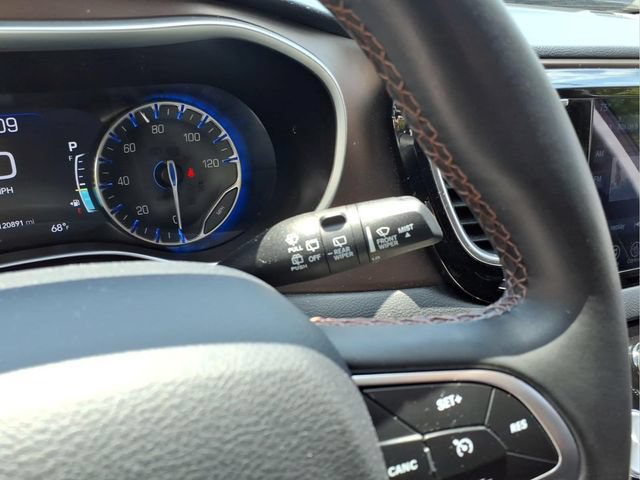 Used 2017 Chrysler Pacifica Touring-L Plus FWD image 27