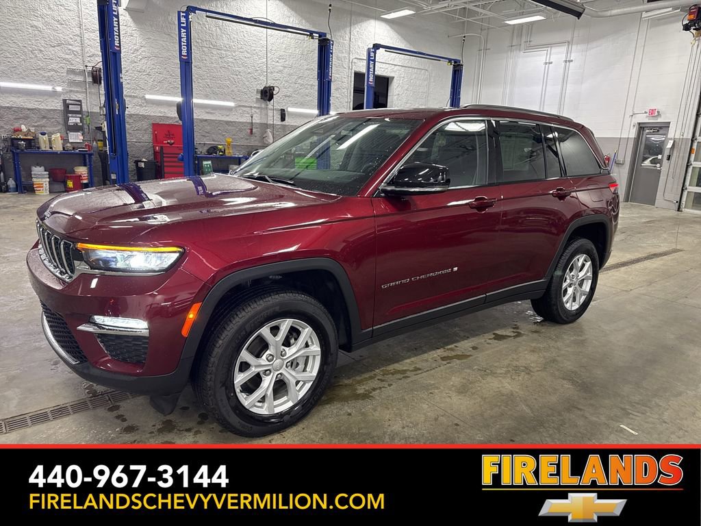 Used 2023 Jeep Grand Cherokee Limited image 2