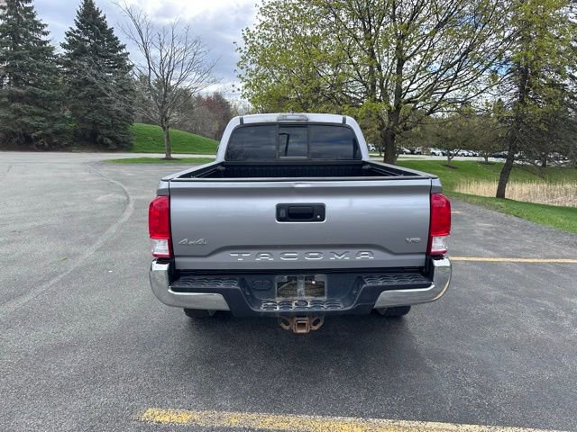 Used 2017 Toyota Tacoma SR5 w/ Tow Package image 4