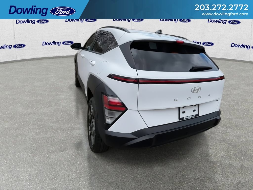 Used 2024 Hyundai Kona SEL image 2