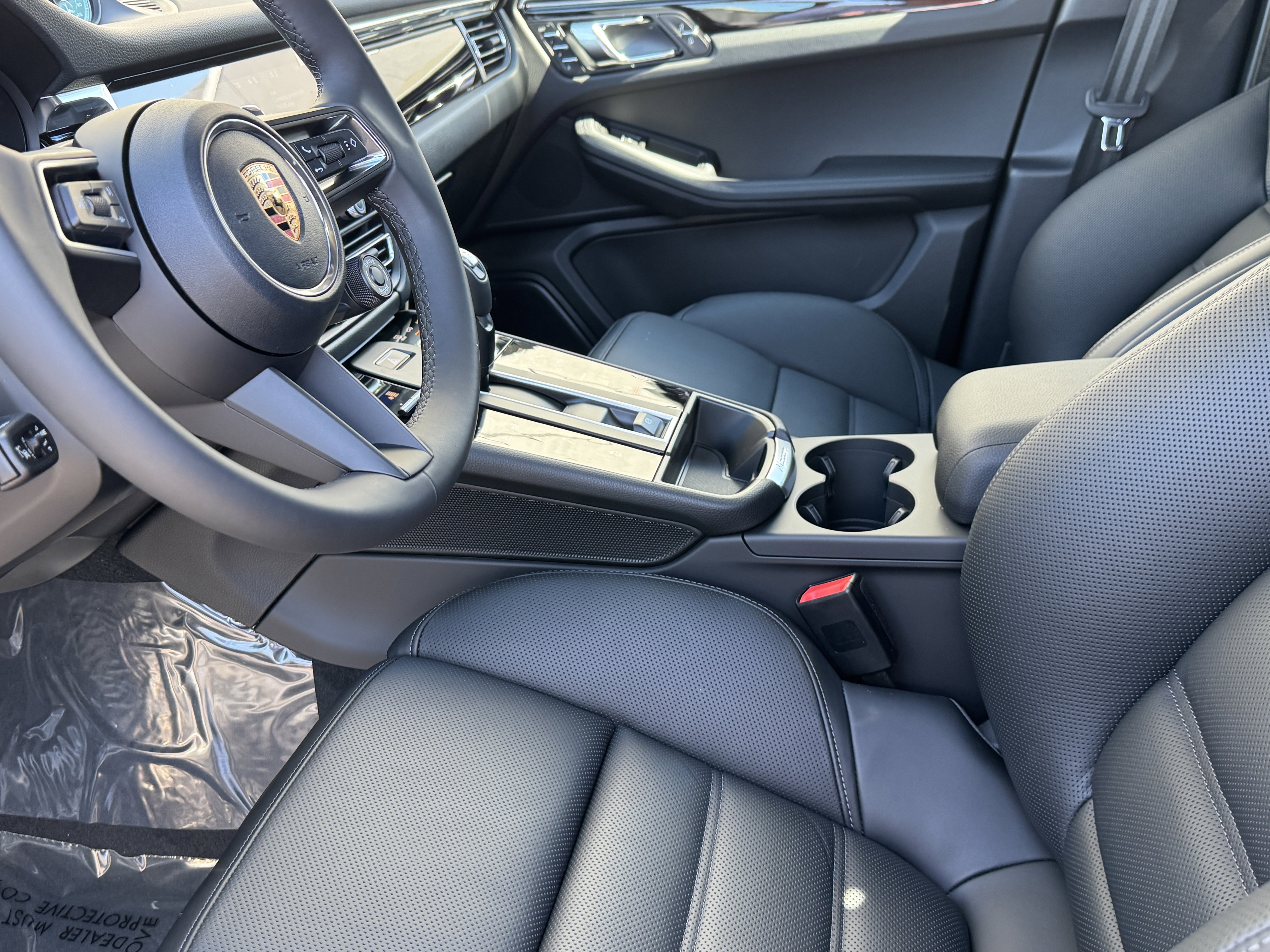 New 2026 Porsche Macan image 4