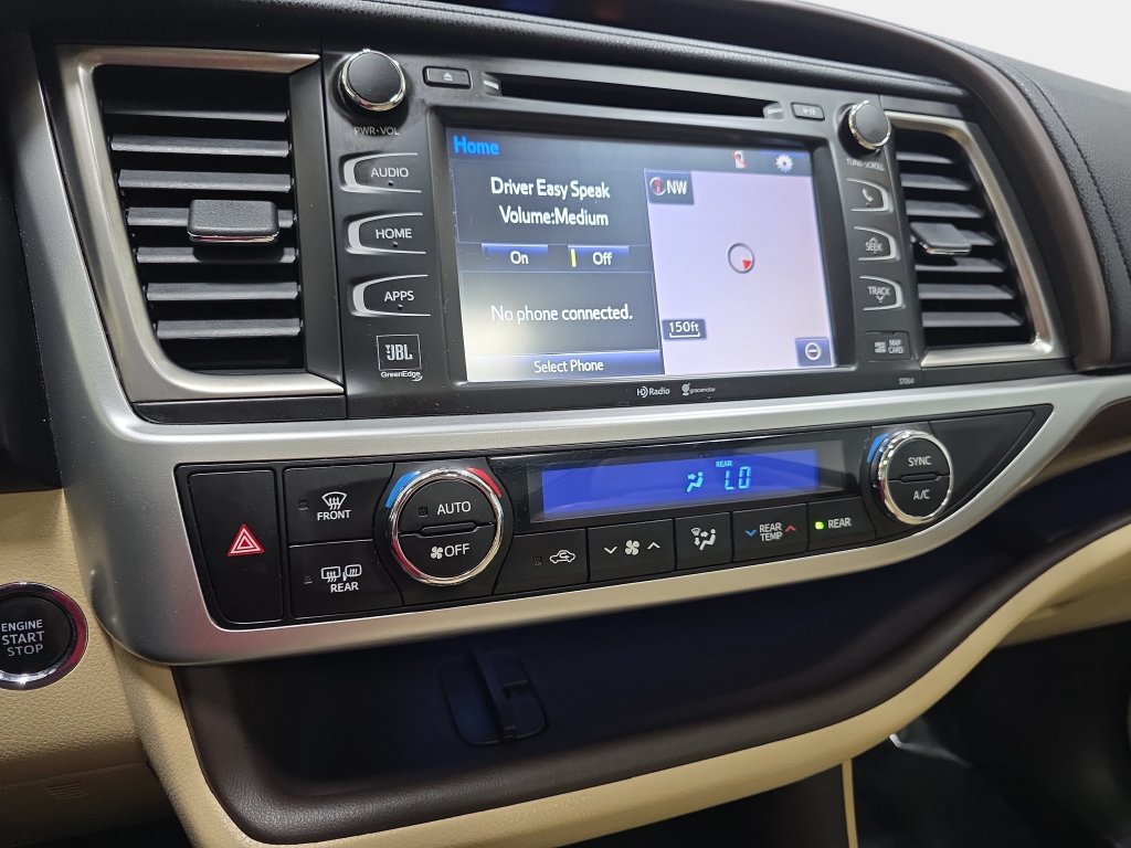 Used 2015 Toyota Highlander Limited Platinum FWD image 19