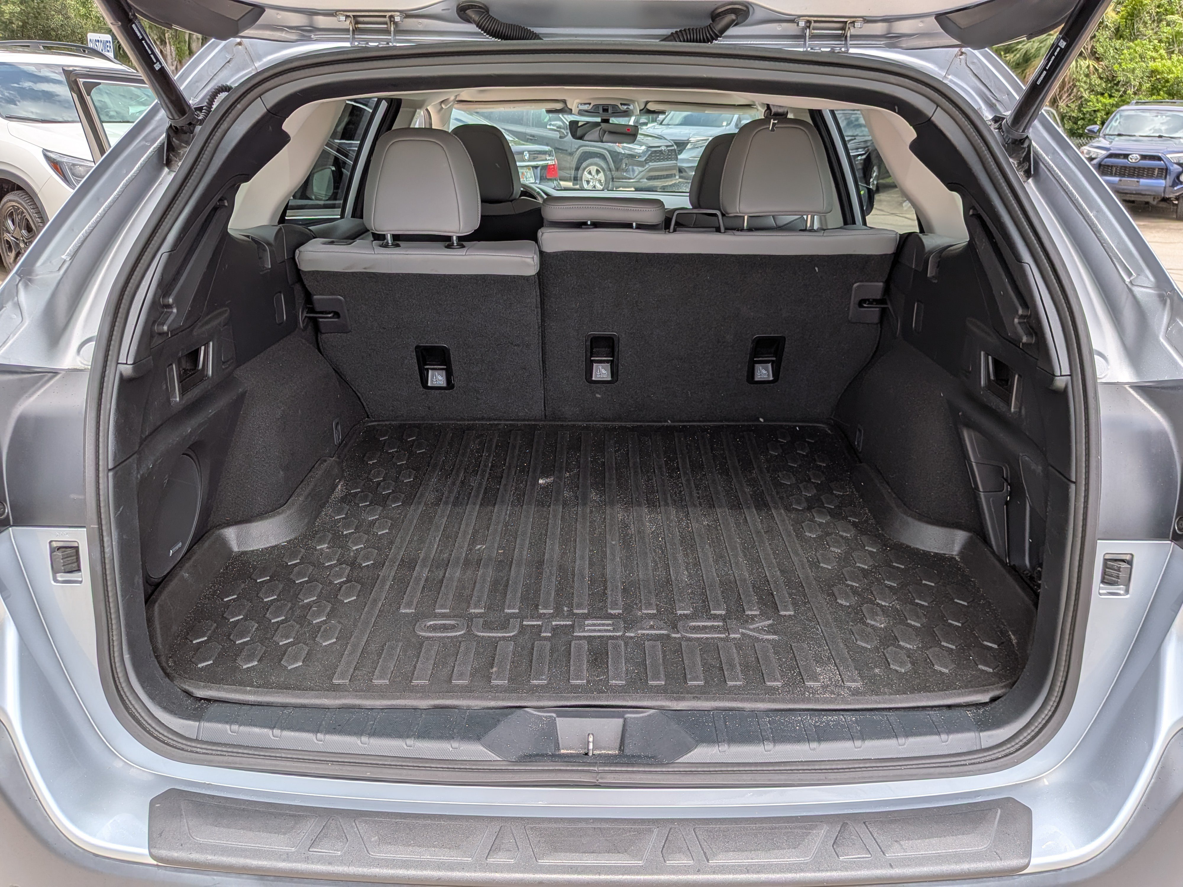 Certified 2025 Subaru Outback Limited AWD/4WD image 13