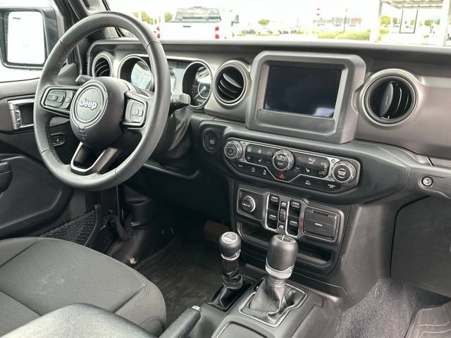 Used 2023 Jeep Gladiator Sport AWD/4WD image 21