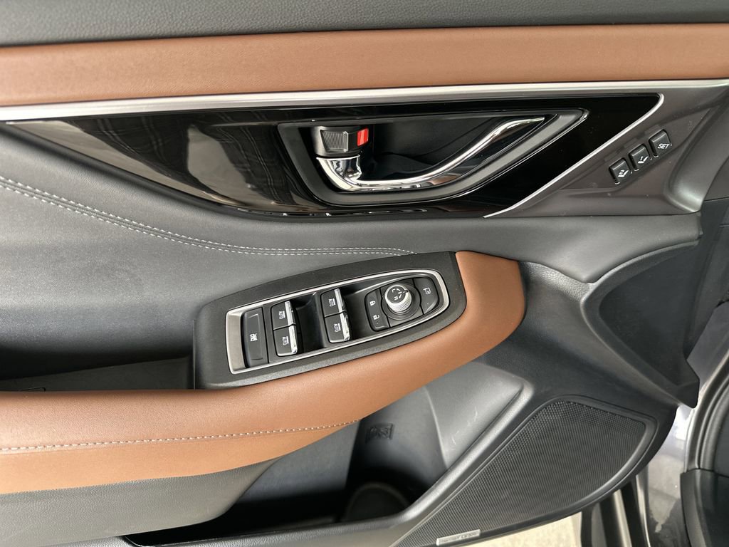 Used 2025 Subaru Outback Touring w/ Popular Package #2 image 11