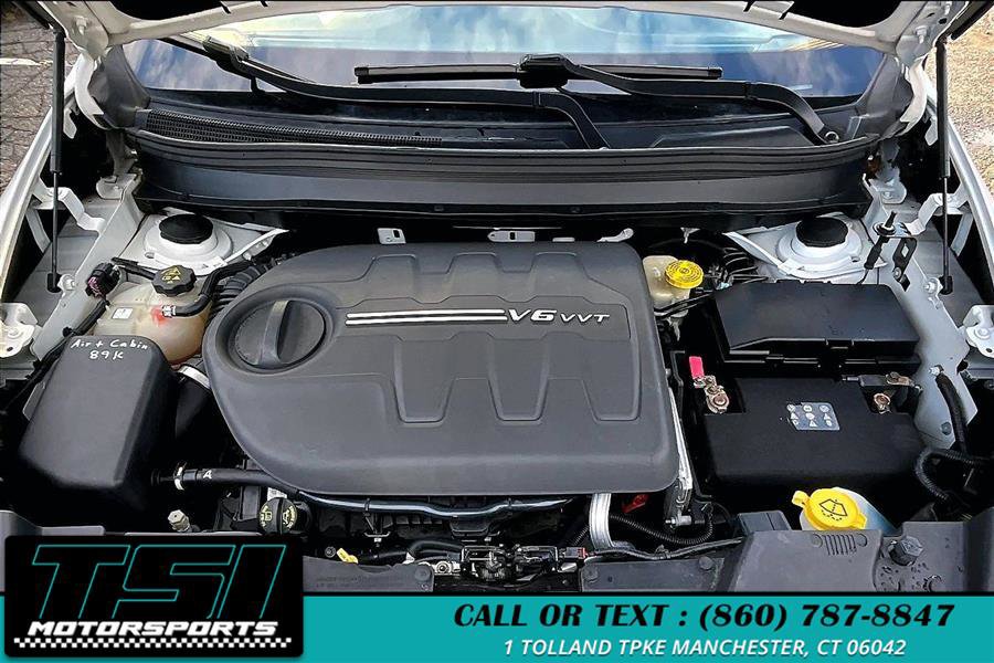 Used 2016 Jeep Cherokee Latitude w/ Cold Weather Group image 10