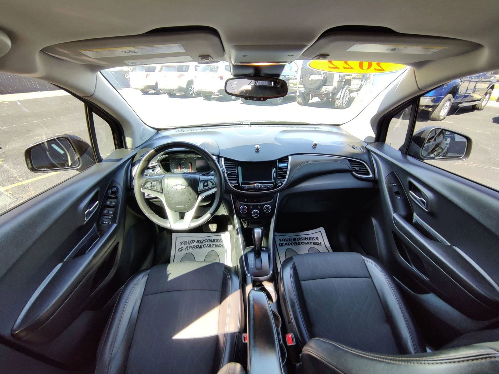 Used 2022 Chevrolet Trax LT w/ Midnight Edition image 16