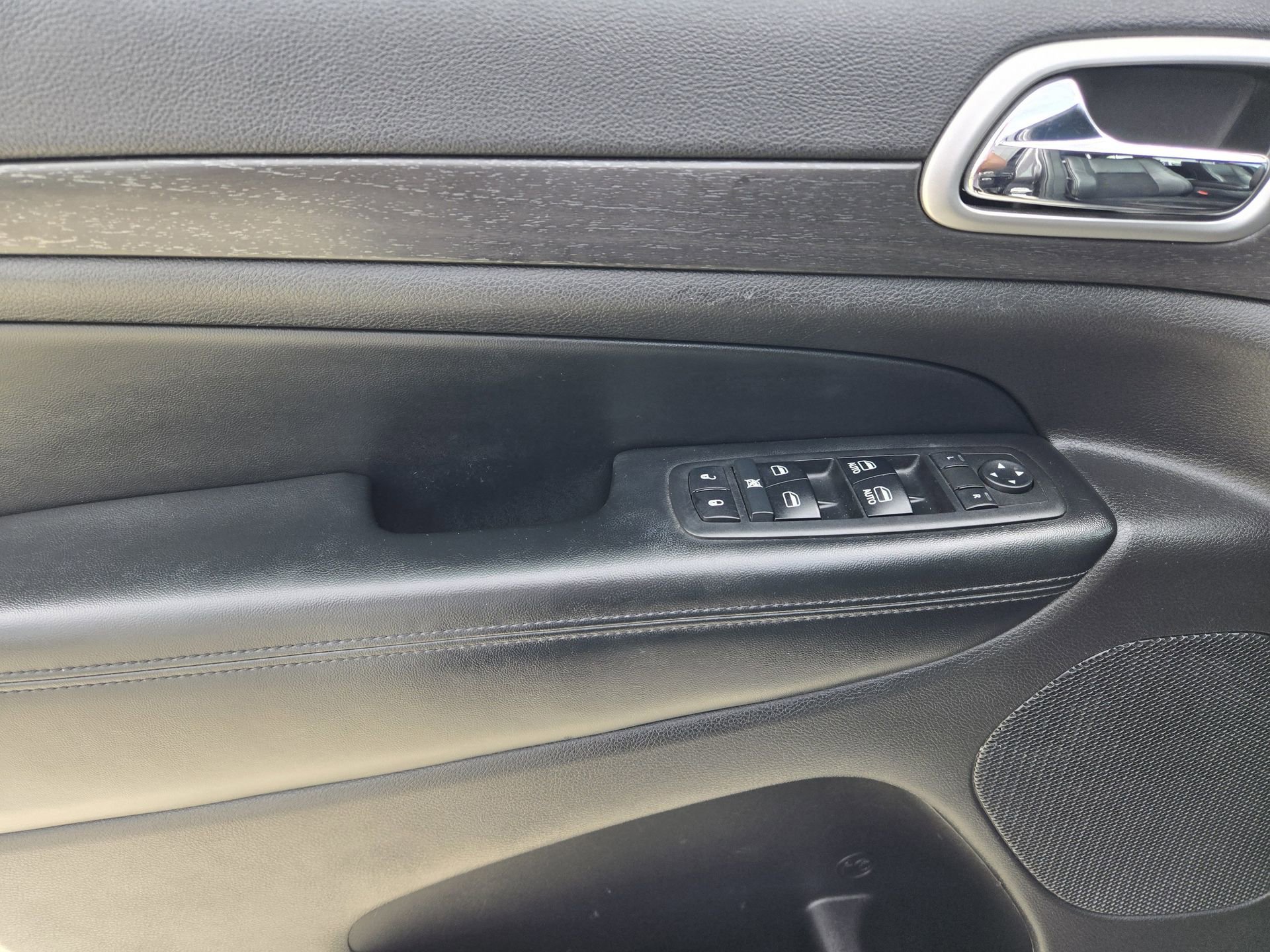 Used 2018 Jeep Grand Cherokee Altitude image 22