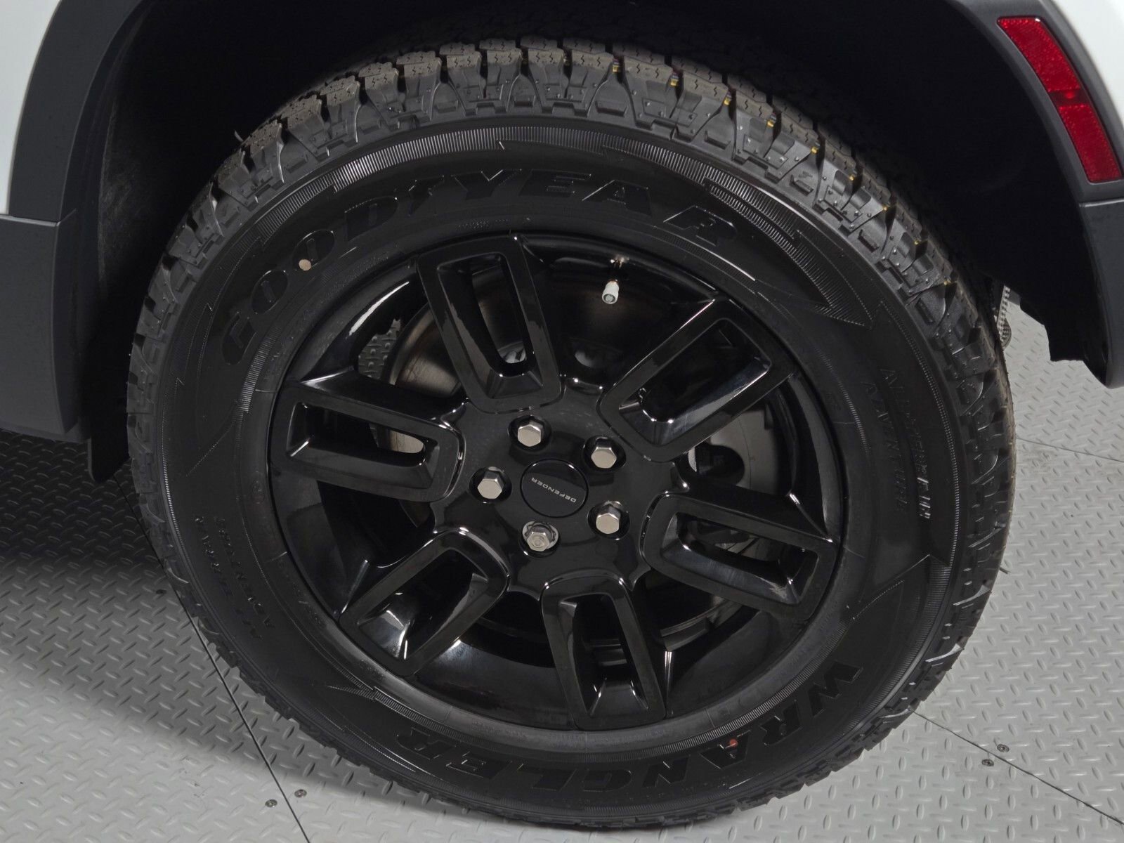New 2026 Land Rover Defender 110 S AWD/4WD image 10