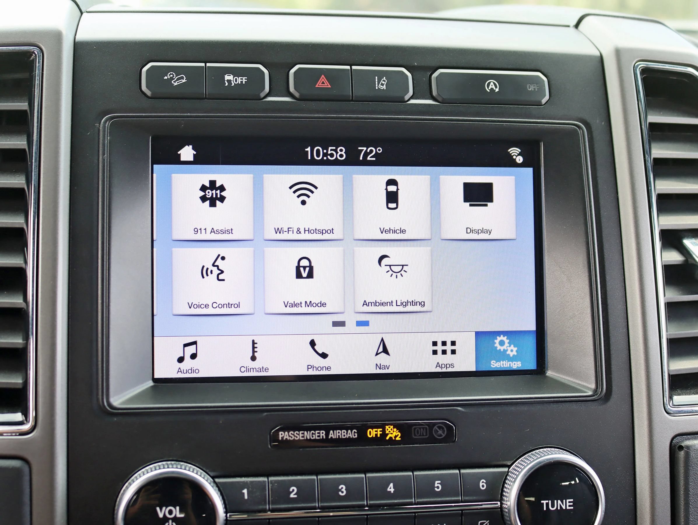 Used 2019 Ford Expedition XLT w/ Equipment Group 202A AWD/4WD image 24