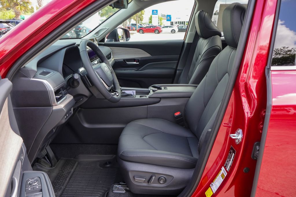New 2026 Toyota Grand Highlander Platinum image 7