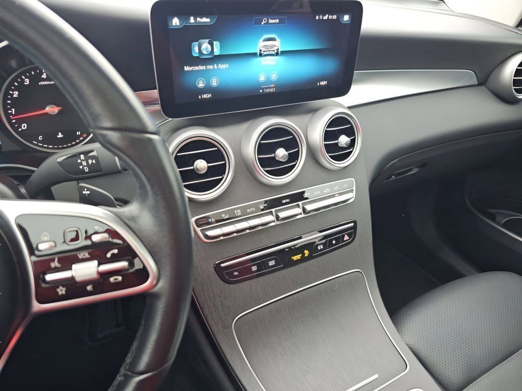 Used 2021 Mercedes-Benz GLC 300 image 32