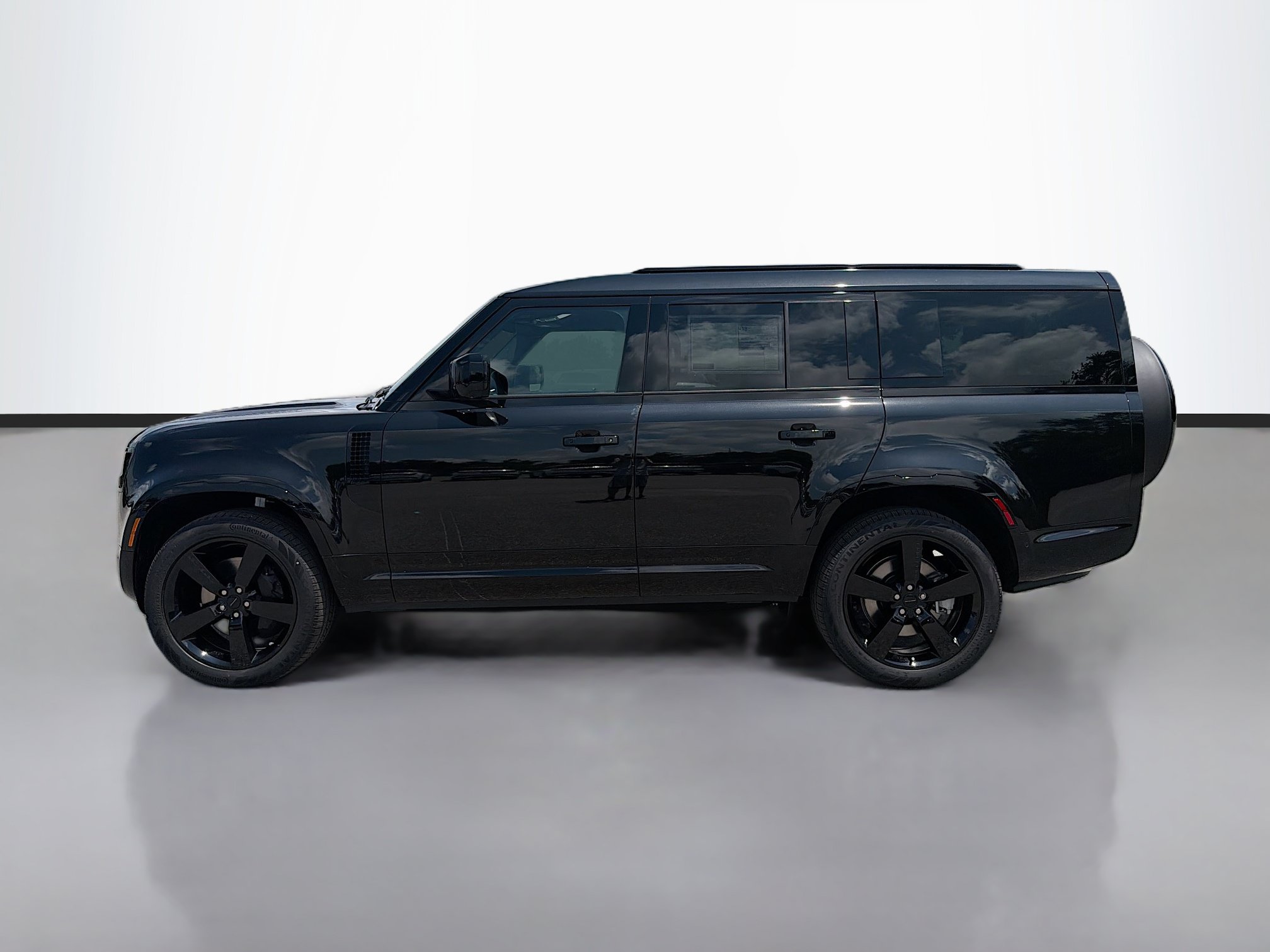 New 2026 Land Rover Defender 130 X-Dynamic SE AWD/4WD image 2