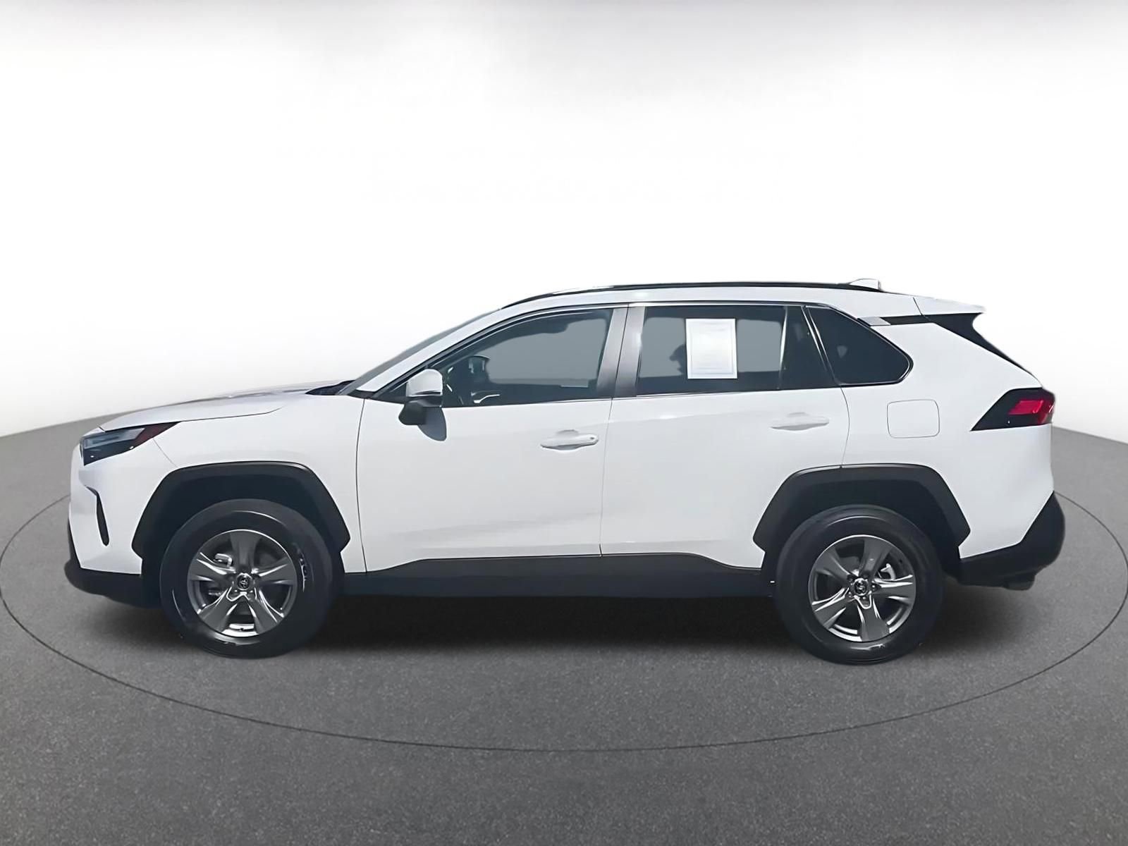 Used 2025 Toyota RAV4 XLE w/ Convenience Package AWD/4WD image 9