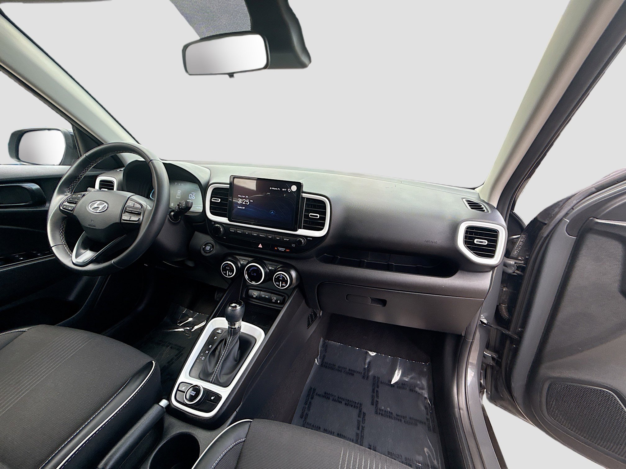 Used 2023 Hyundai Venue Limited w/ Cargo Package FWD image 29