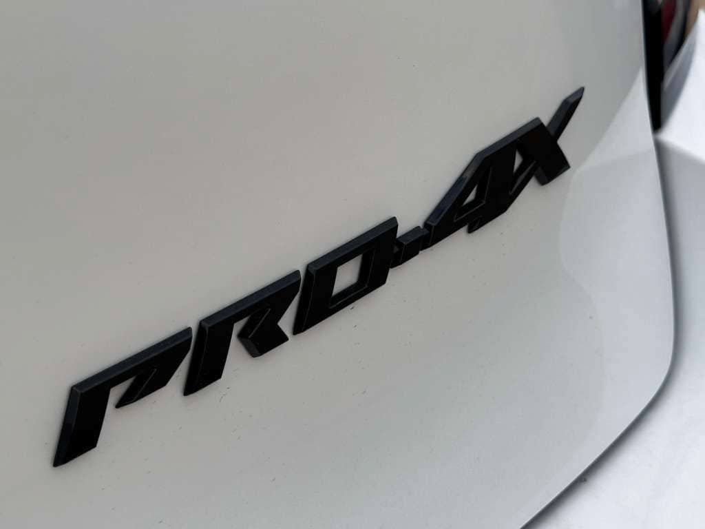 New 2026 Nissan Armada PRO-4X w/ Captain's Chari Seat Package AWD/4WD image 6