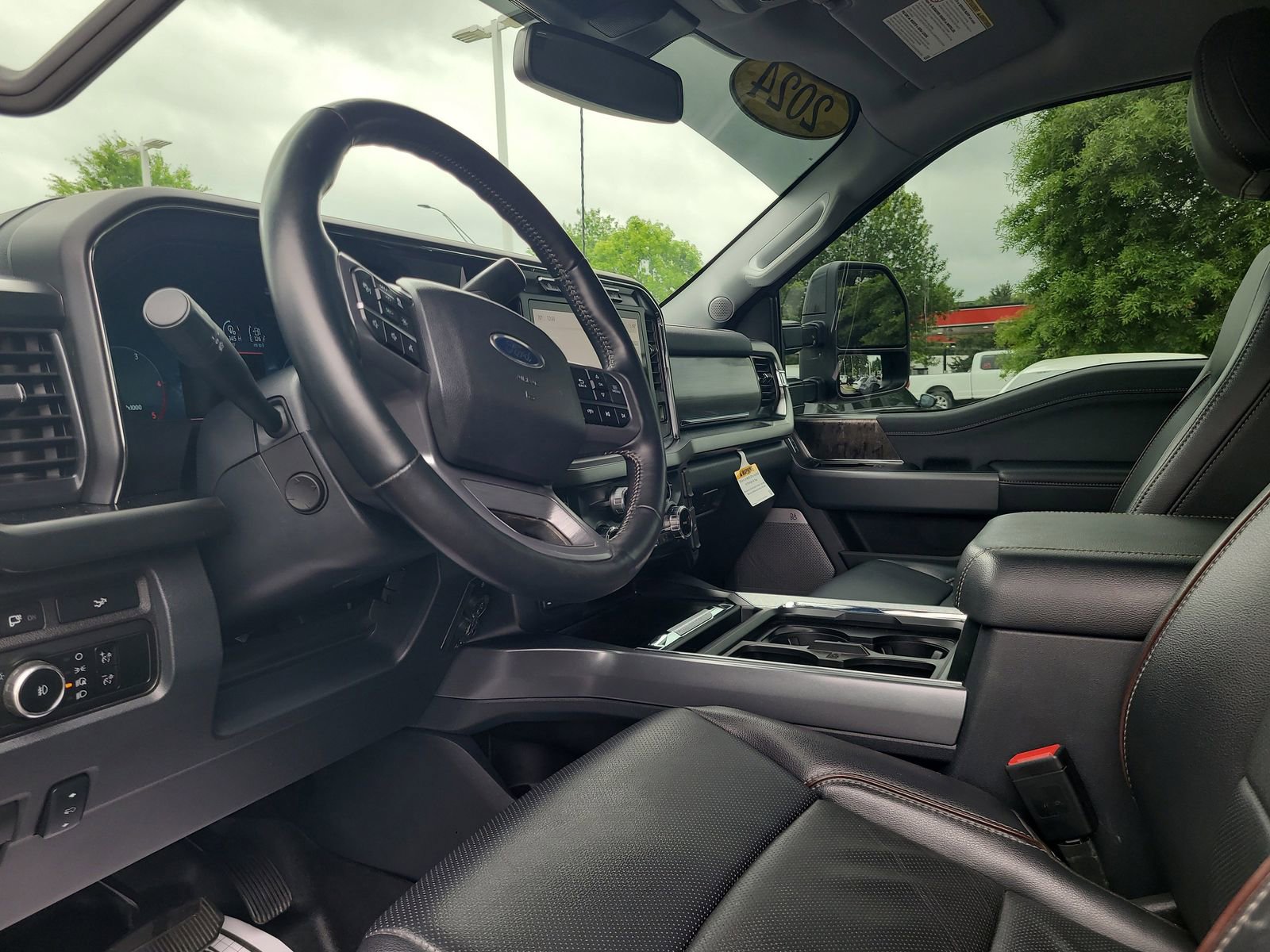 Used 2024 Ford F350 Lariat w/ Lariat Ultimate Package AWD/4WD image 10