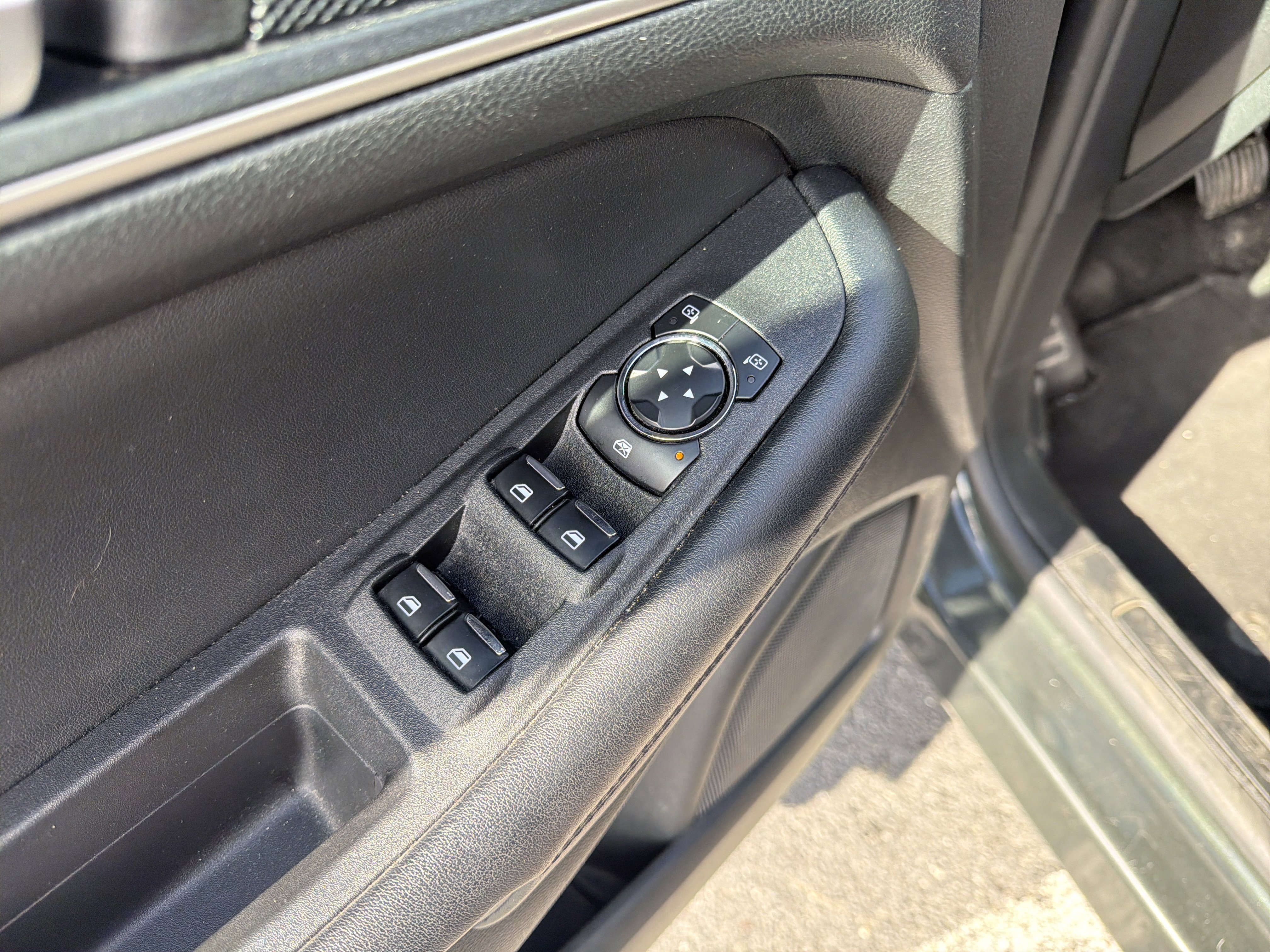 Certified 2024 Ford Edge SEL image 16