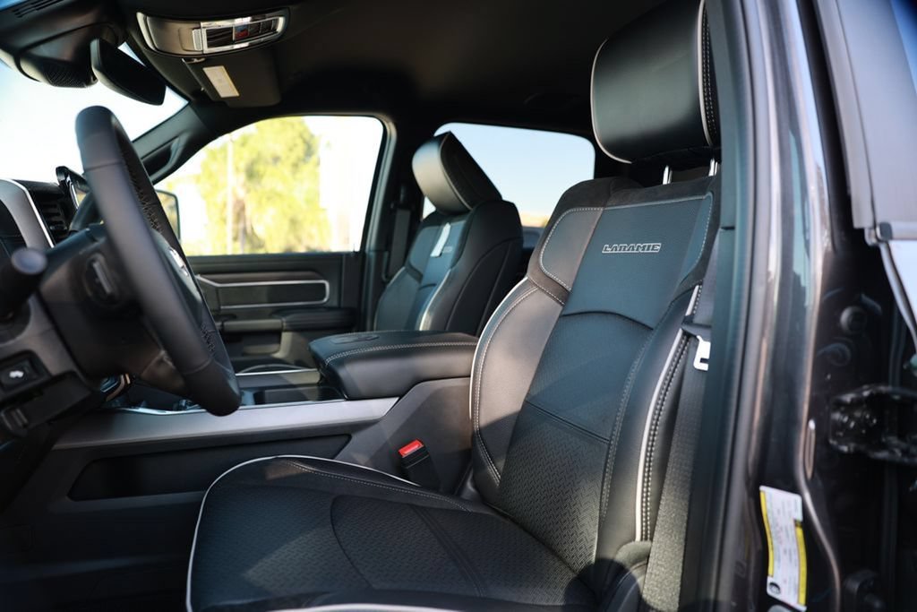 New 2026 RAM 3500 Laramie AWD/4WD image 14