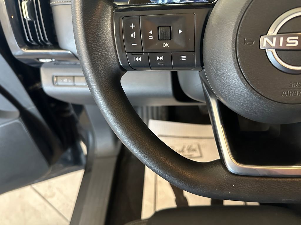 Used 2022 Nissan Pathfinder S AWD/4WD image 11