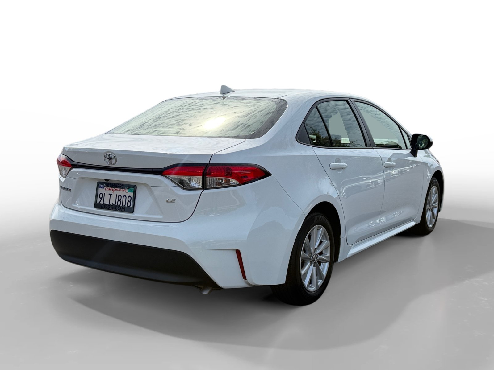 Used 2024 Toyota Corolla LE w/ LE Convenience Package FWD image 5