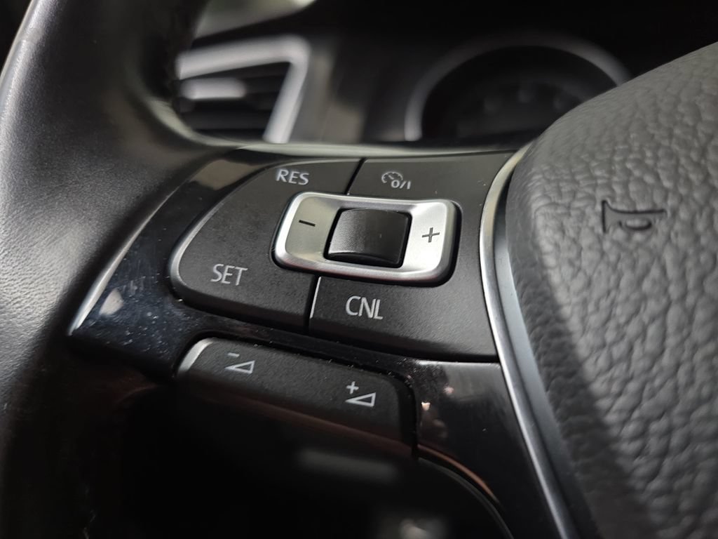 Used 2018 Volkswagen Golf S AWD/4WD image 19