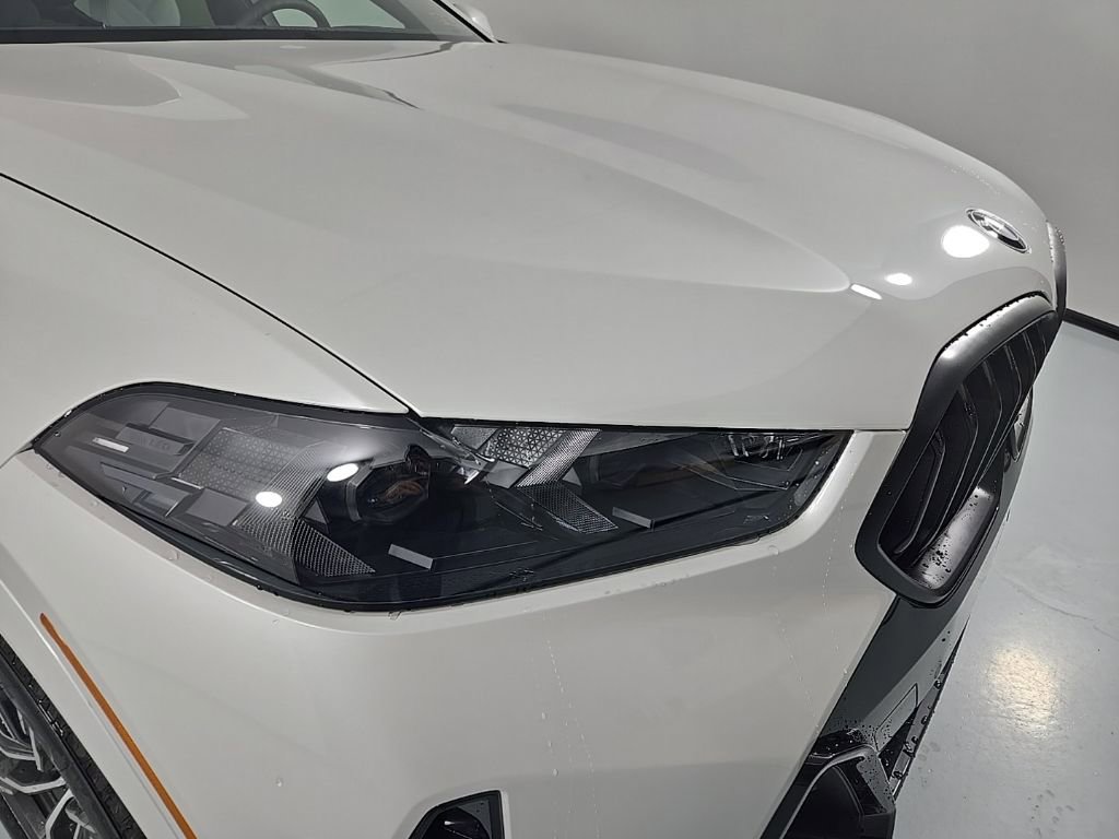 New 2026 BMW X6 xDrive40i w/ Climate Comfort Package image 11