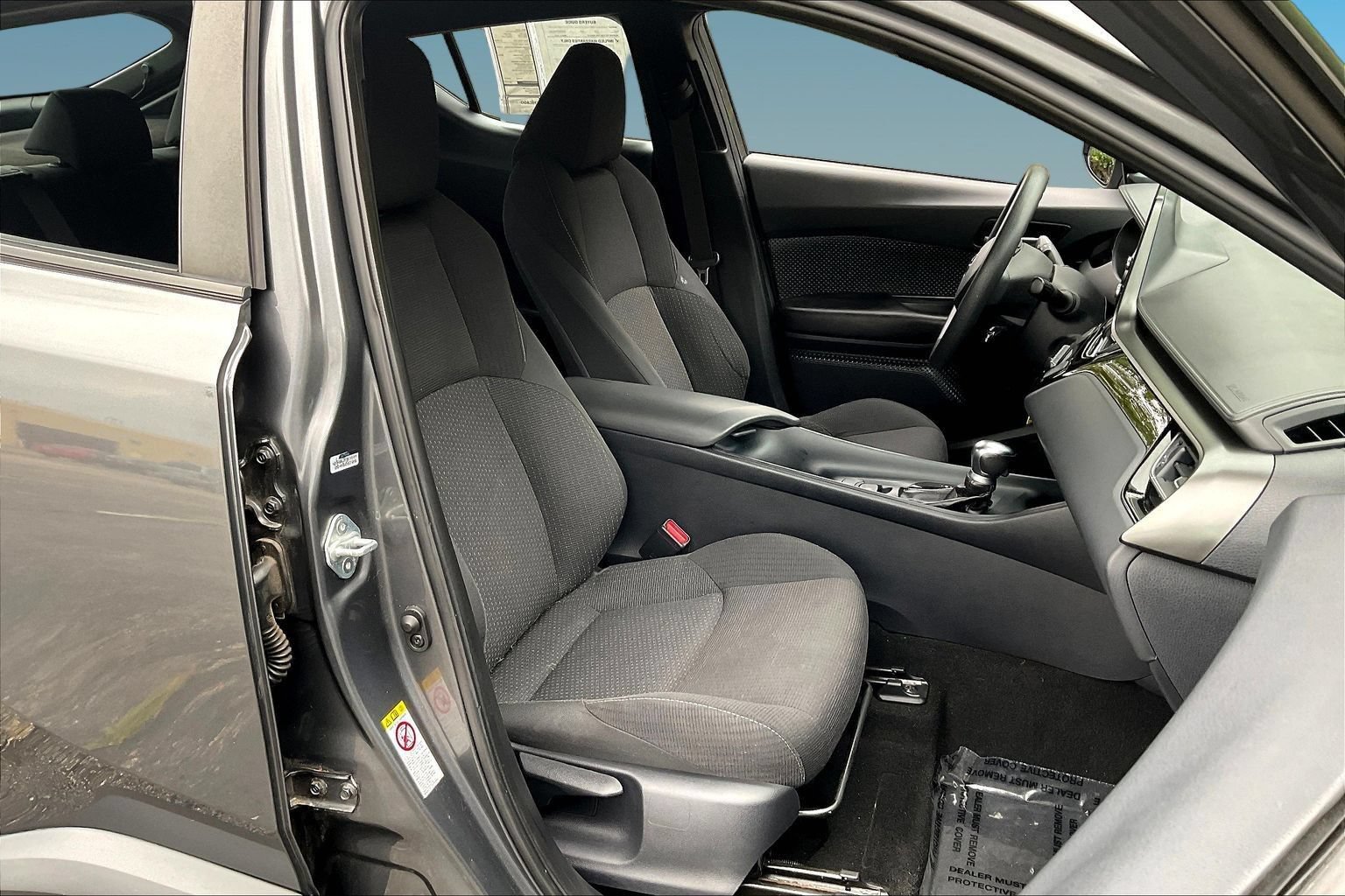 Used 2019 Toyota C-HR LE FWD image 27