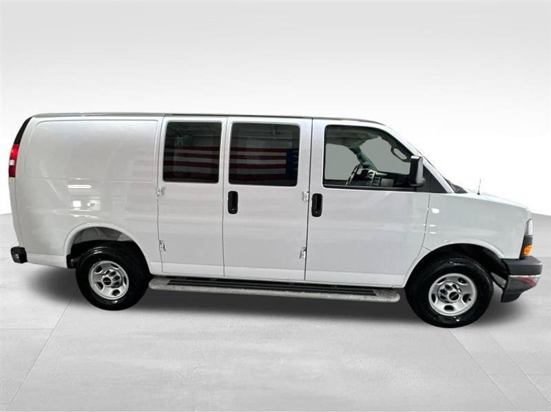 Used 2025 GMC Savana 2500 w/ Driver Convenience Package RWD image 4