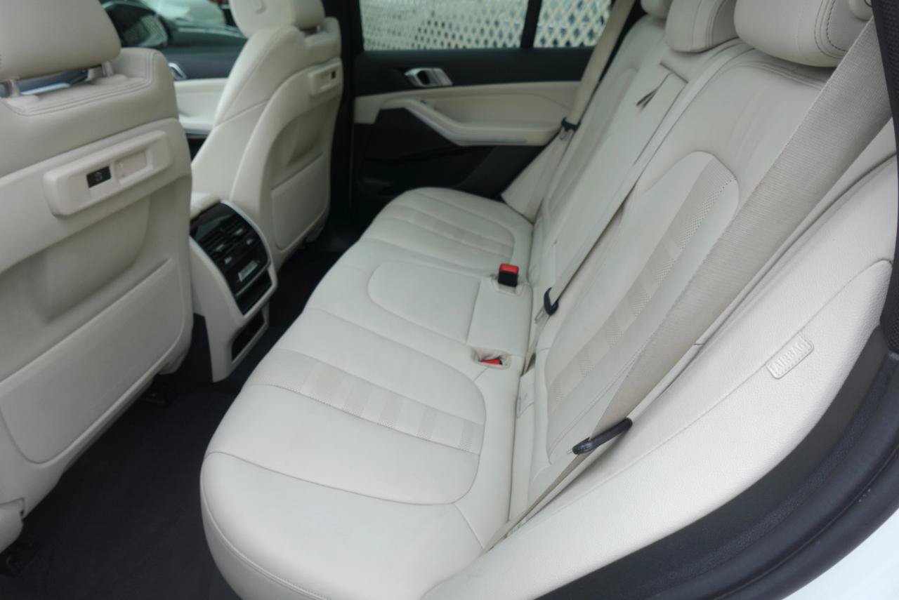 Used 2022 BMW X5 xDrive40i w/ M Sport Package AWD/4WD image 10