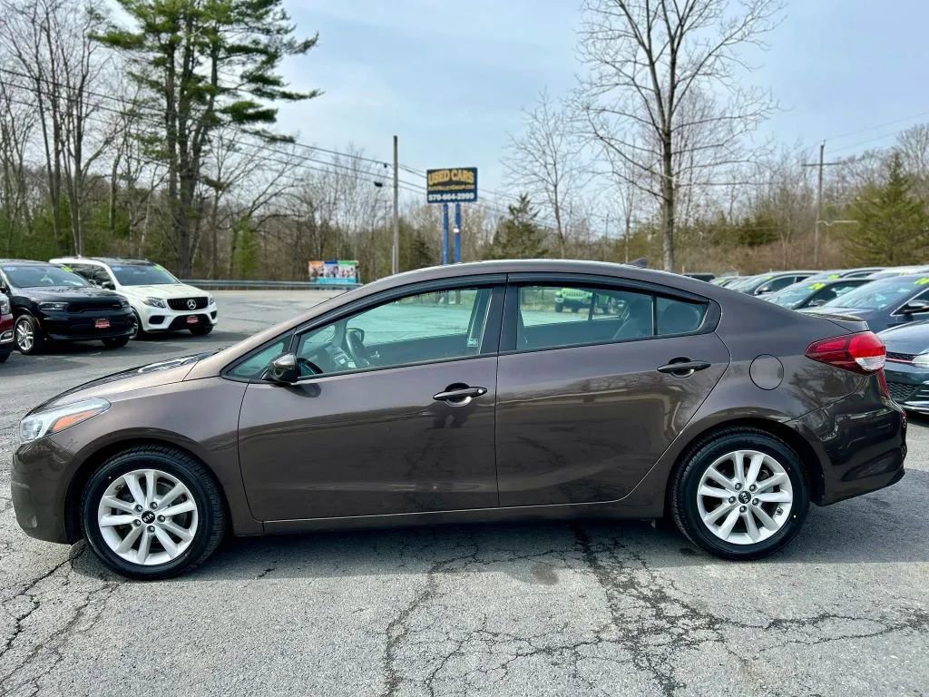 Used 2017 Kia Forte LX w/ LX Popular Package image 5