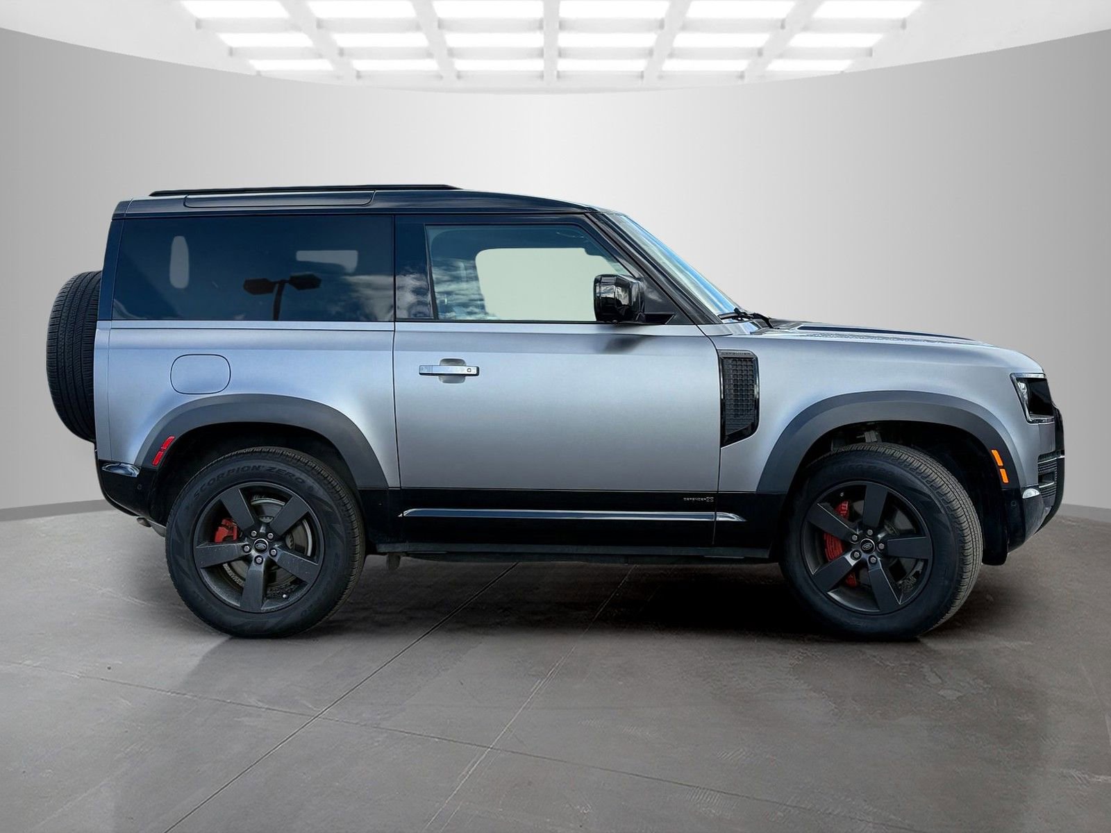 Used 2023 Land Rover Defender 90 X AWD/4WD image 4