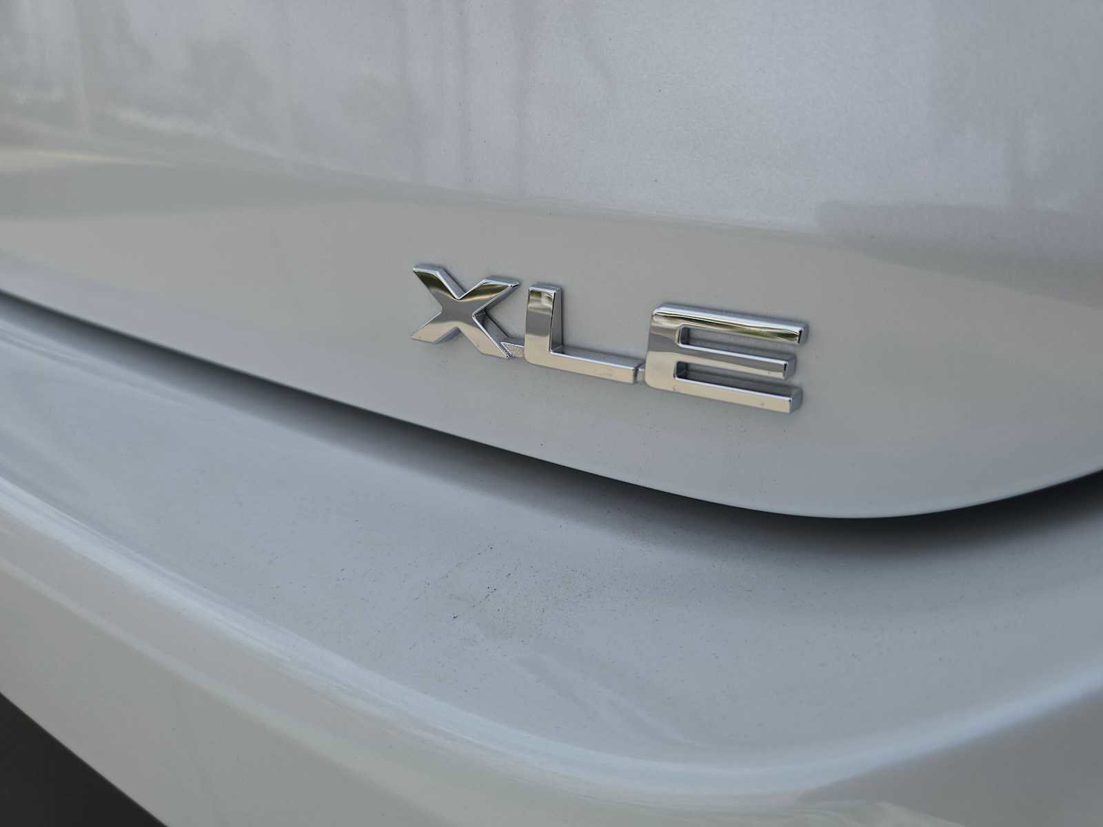 Used 2025 Toyota Highlander XLE FWD image 13